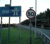 (M8) signpost
